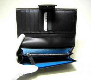 未使用級✨ブルガリ 二つ折り財布 ビーゼロワン サークルロゴ レザー