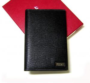 フェラガモ ] パスポートケース（ブラック） - SF-823