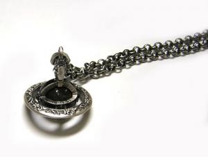 ヴィヴィアンウエストウッド ] ペンダント Tiny Ornamental Orb Pendant - VW-582